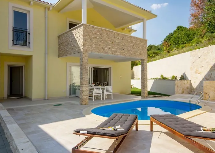 House Sunny Rock